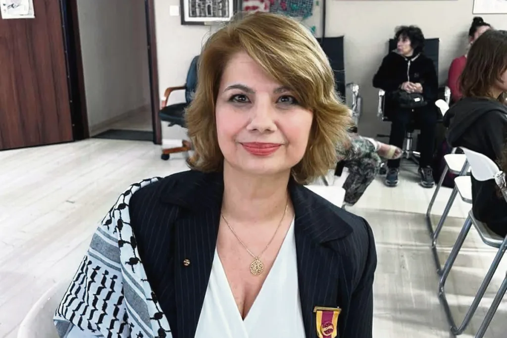 Πέρσα Κουμούτση στον ΕΤ: «Η λογοτεχνία δεν έχει όρια»