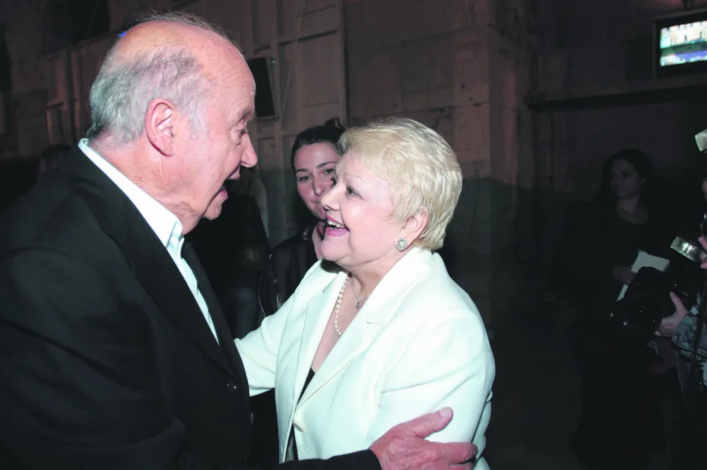 Εσωτερική εικόνα άρθρου