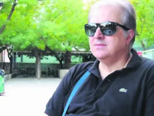 Ο συγγραφέςα Γεράσιμος Δενδρινός