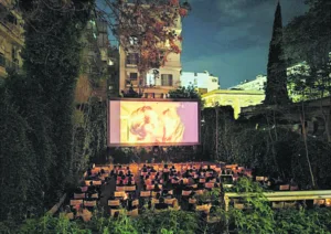 Ένα διήγημα κάθε ημέρα – Στο θερινό σινεμά «Εύα» του Κολωνού από τον Γιώργο Βοϊκλή