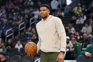NBA: Επίσημα στους Μαϊάμι Χιτ ο Γιάννης Αντετοκούνμπο