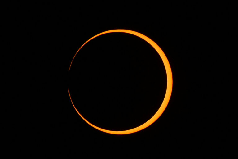Έρχεται το πιο εντυπωσιακό ουράνιο θέαμα του 2026 – Πότε και από πού θα δείτε τη μεγάλη έκλειψη Ηλίου