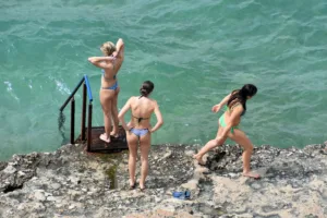 Καύσωνας: Πάνω από 41°C η θερμοκρασία – Έκτακτη προειδοποίηση για παύση εργασιών λόγω ζέστης