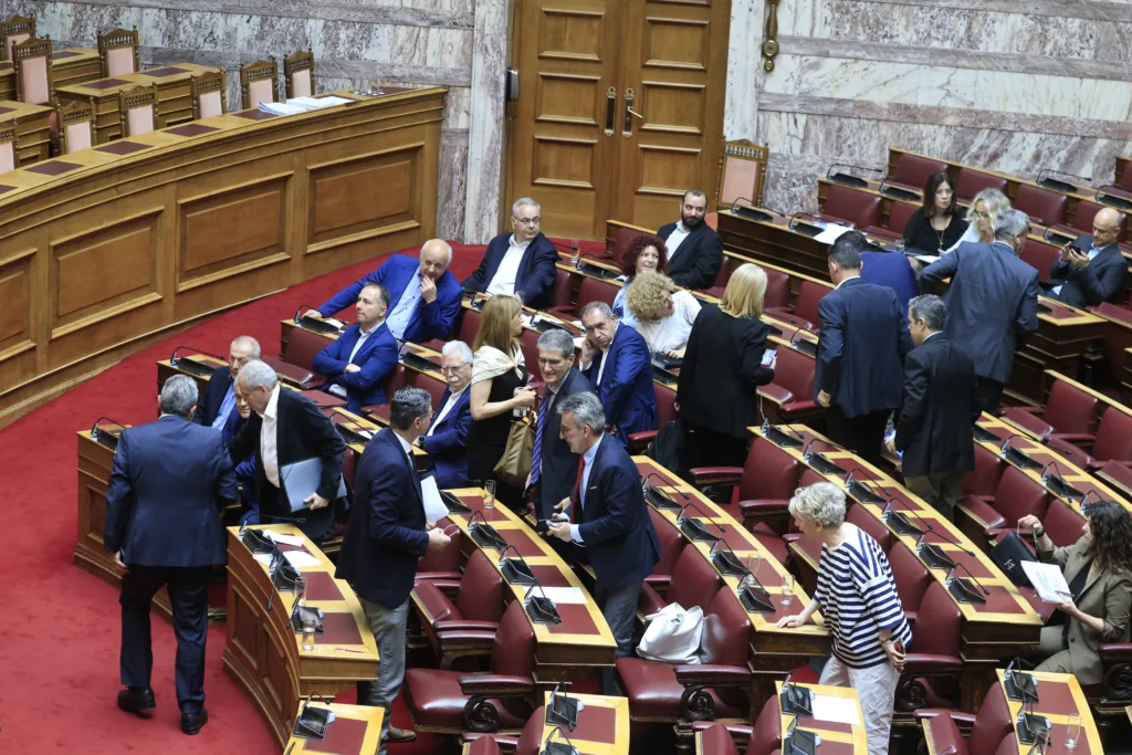 Ντόμινο αποχωρήσεων στον ΣΥΡΙΖΑ: Ανεξαρτητοποιήθηκαν Γεροβασίλη και Καλαματιανός – Ποιοι ακολουθούν