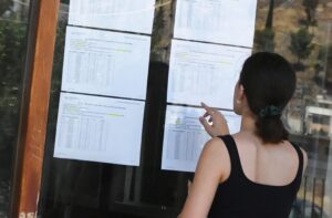 Βάσεις 2026: Πριν από το τέλος Ιουλίου η ανακοίνωση – Τι είπε η Ζαχαράκη για τις αλλαγές στις πανελλήνιες