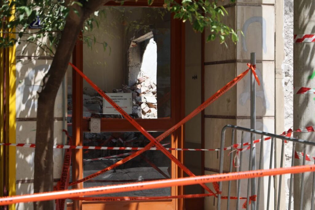 Κυψέλη: Στο μικροσκόπιο οι ρωγμές σε 200 σπίτια – Ο μετροπόντικας και η εισαγγελική παρέμβαση