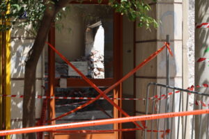 Διπλή εισαγγελική παρέμβαση για Κυψέλη και Πετράλωνα – Έρευνα για τις ρωγμές από το Μετρό και εντολή για τα μπάζα