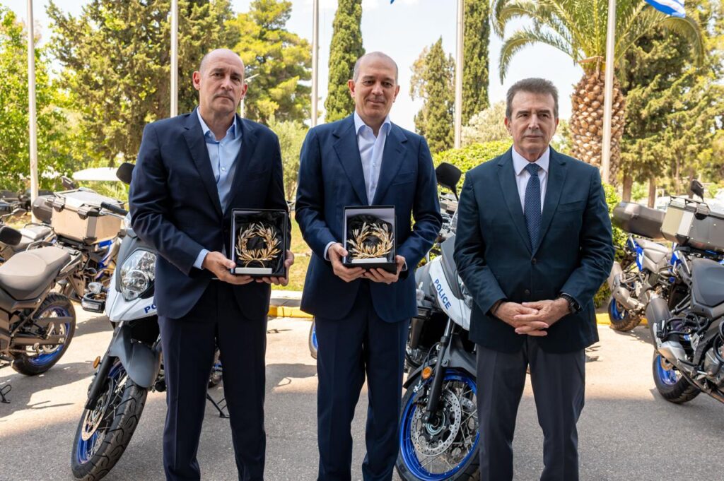 Οι Αγγελόπουλοι ενίσχυσαν την ΕΛ.ΑΣ. με 15 νέες μοτοσικλέτες – Το δημόσιο «ευχαριστώ» του Χρυσοχοΐδη