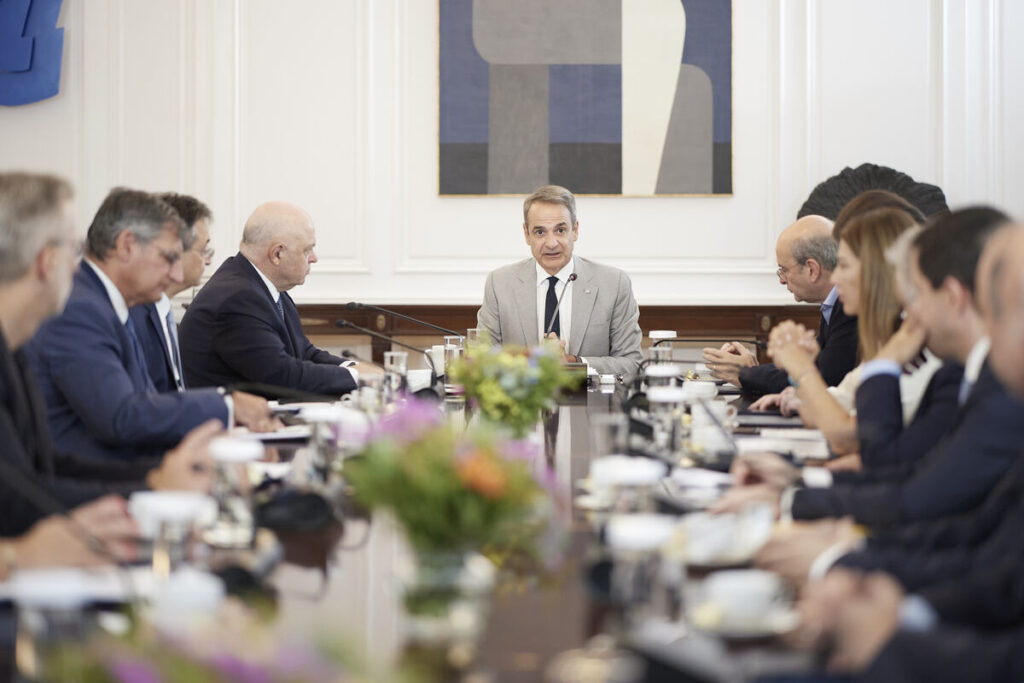 Μητσοτάκης με τράπεζες για δωρεά στα ΑΕΙ: «Ανατέλλει μια καινούργια μέρα για τα δημόσια πανεπιστήμια»