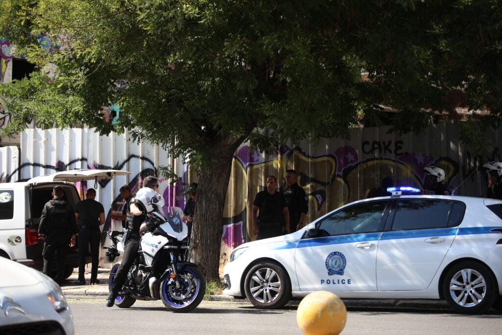 Θρίλερ στην Κυψέλη: Σορός γυναίκας σε προχωρημένη σήψη μέσα στη βαλίτσα – Συναγερμός στην ΕΛ.ΑΣ.