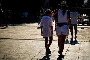 Καιρός: Τέλος η δροσιά – Επιστρέφουν τα 38άρια, πότε θα σαρώσει το Αιγαίο ισχυρό μελτέμι