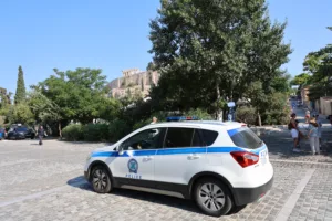 Επίθεση με μαχαίρι στην Ακρόπολη: Προφυλακίστηκε ο 60χρονος για την επίθεση σε Αμερικανούς τουρίστες