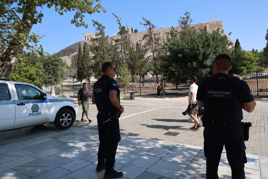 Επίθεση με μαχαίρι στην Ακρόπολη: Απολογείται σήμερα ο 60χρονος