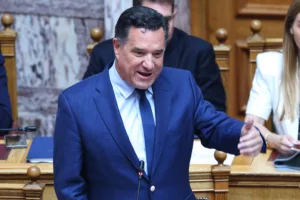Άδωνις Γεωργιάδης: «Σας κέρδισε στα νομικά ένας βιβλιοπώλης» – Η ατάκα που προκάλεσε σάλο στη Βουλή