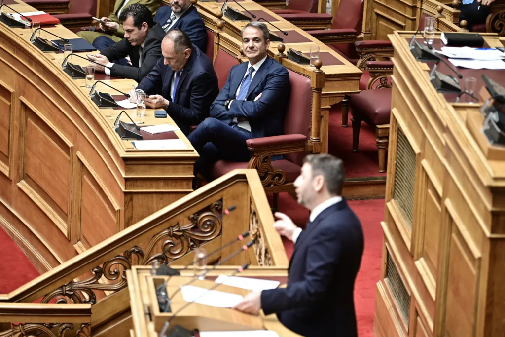 «Σφυροκόπημα» Μητσοτάκη σε Ανδρουλάκη: Γίνατε αξιωματική αντιπολίτευση από σπόντα – Κανείς δεν