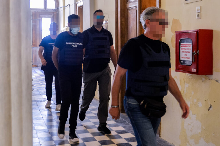 Φονικό στη Σύρο: Το μυστήριο με τη διασώστρια και η λέξη που δεν πρόλαβε να πει