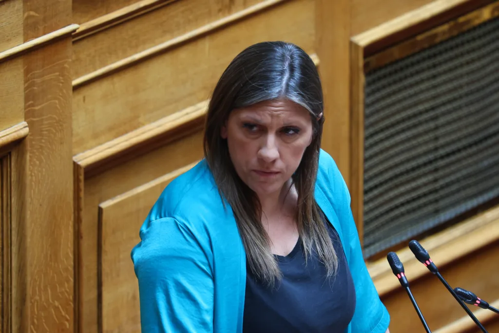 Άγρια σύγκρουση Αραμπατζή – Κωνσταντοπούλου στη Βουλή: «Να κατεβείτε από την έδρα»