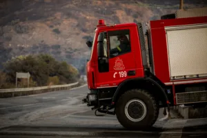 Φωτιά τώρα στην Βελίνα Κορινθίας – Ισχυρές δυνάμεις στο σημείο