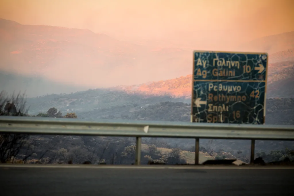 Πύρινος εφιάλτης στο Ρέθυμνο: Ανεξέλεγκτη η μεγάλη φωτιά – 8.000 άνθρωποι απομακρύνθηκαν – Τρε
