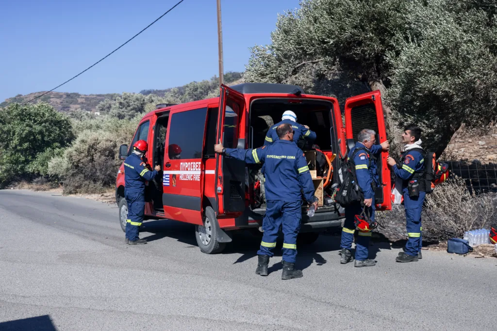 Ρέθυμνο: Οι έρευνες στρέφονται και στο υπηρεσιακό όχημα των δύο πυροσβεστών