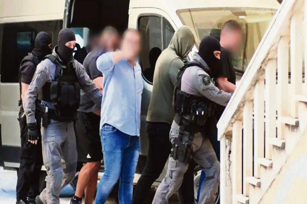 Μαφία των Χανίων: Τι αποκαλύπτουν τα SMS για το κύκλωμα – «Φρόντισε τώρα για τα  δύο “μοβ”»