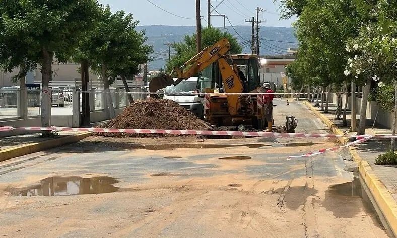 Κρήτη: Οι συνεχείς διακοπές ρεύματος στην Αμμουδάρα προκάλεσαν ρήξη στον κεντρικό αγωγό αποχέτευσης