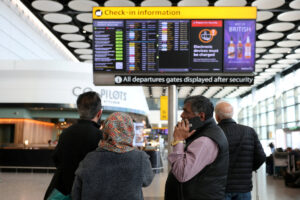 Φον ντερ Λάιεν για το χάος στα αεροδρόμια: Υπάρχουν πολλά ακόμα που πρέπει να γίνουν