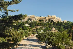 100 χρόνια Ακαδημία Αθηνών: Μια πολιτιστική κατάδυση στην ιστορία, τα βότανα και το πράσινο της Αρχαίας Αγοράς