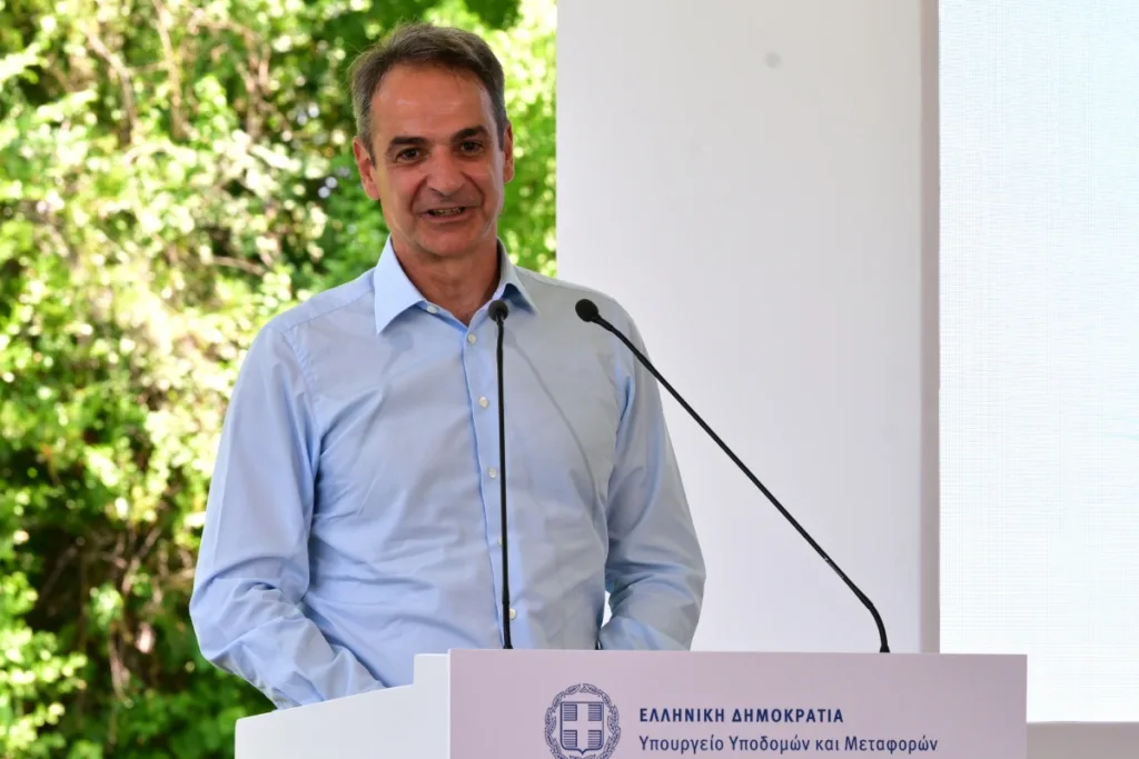 Μητσοτάκης στην τελετή παράδοσης του Ε-65: Η Ελλάδα της στασιμότητας και των ημιτελών έργων ανήκει σ