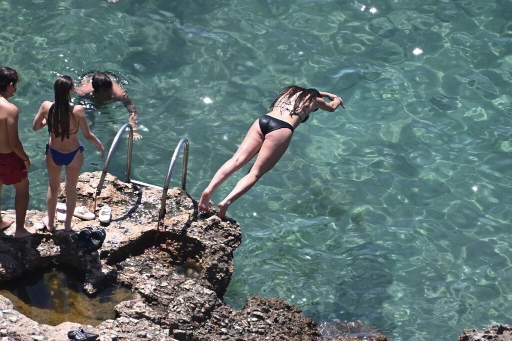 Καιρός: Ανεβαίνει η θερμοκρασία – Πού θα «σκαρφαλώσει» στους 36 βαθμούς ο υδράργυρος – Πότε αναμένον