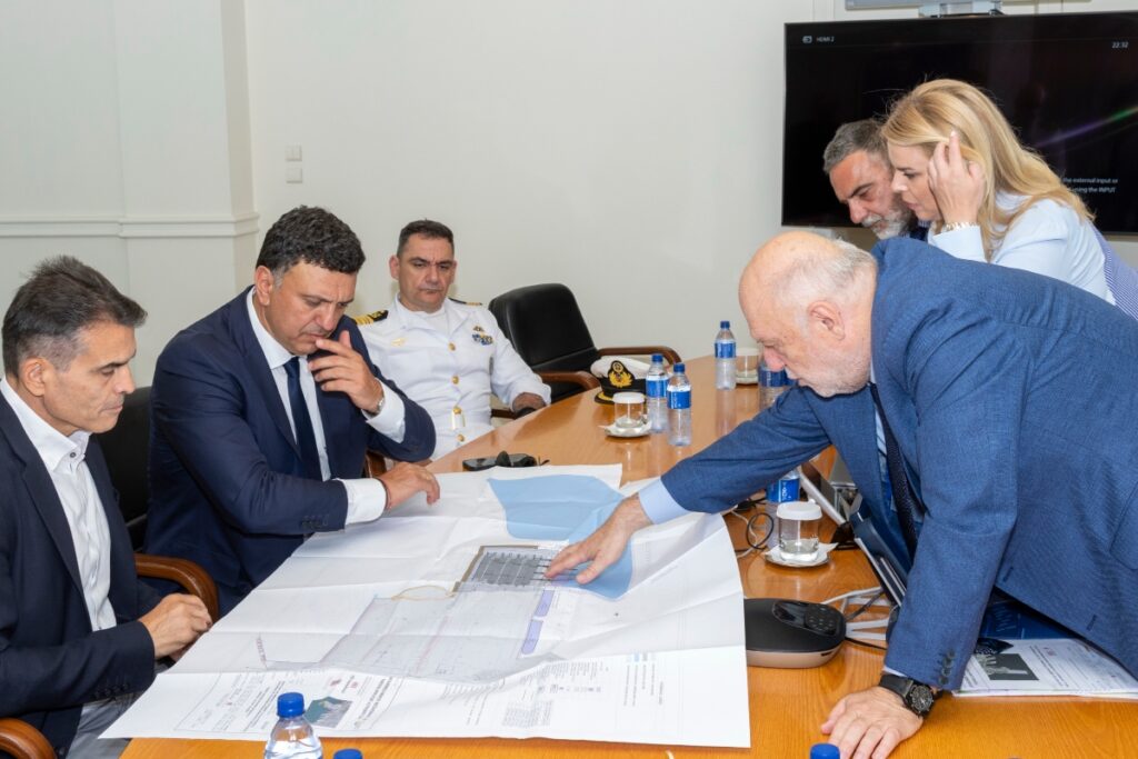 Επίσκεψη Κικίλια στον στον Λιμένα Θεσσαλονίκης: Στο επίκεντρο η επέκταση του 6ου προβλήτα