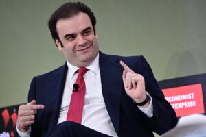 Πιερρακάκης στο συνέδριο του Economist: Η Ευρώπη χρειάζεται επενδύσεις – Το ψηφιακό ευρώ θα είναι πραγματικότητα έως το 2029