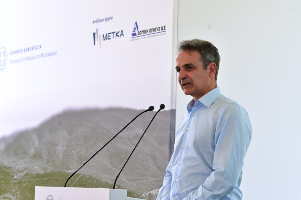 Μητσοτάκης: «Διορθώνουμε ασθένειες δεκαετιών» – Έπεσαν οι υπογραφές για τον τριπλό κόμβο Σκαρα