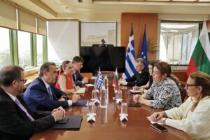 Διευρύνεται ο Κάθετος Διάδρομος: Επόμενος σταθμός η Κεντρική Ευρώπη – Παπασταύρου: «Οικοδομούμε ένα αξιόπιστο ενεργειακό δίκτυο»