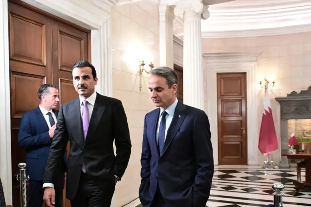 Επικοινωνία Μητσοτάκη με Εμίρη του Κατάρ – Συλλυπητήρια για τον θάνατο του πατέρα του
