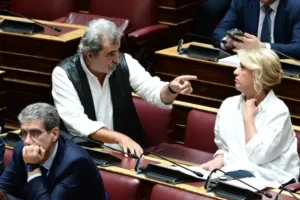 ΣΥΡΙΖΑ: Στις κάλπες για ΚΟ εν μέσω μπαράζ ανεξαρτητοποιήσεων – Η υποχώρηση Πολάκη και η πίστη της Δούρου σε «θαύμα»