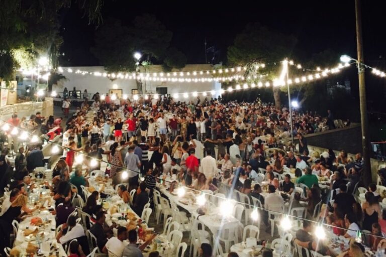 Κι όμως, τα πανηγύρια δεν πέθαναν, εξακολουθούν και σήμερα να μας ενώνουν