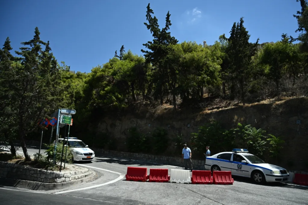 Φωτιά: «Λουκέτο» σε Λυκαβηττό και λόφο Φινόπουλου λόγω ακραίου κινδύνου πυρκαγιάς