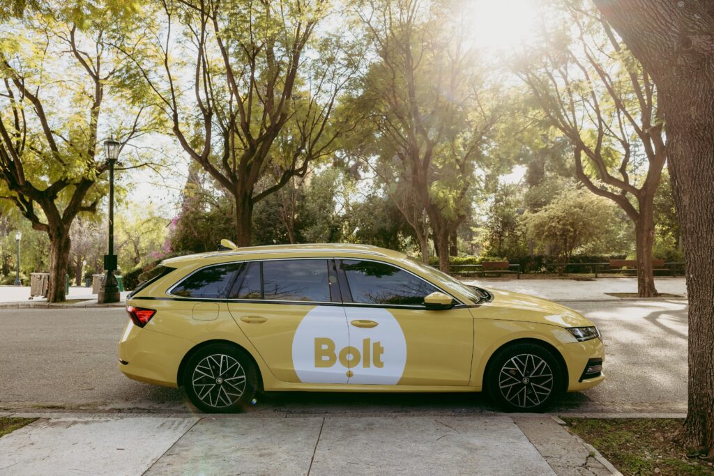 Η Bolt επεκτείνει τη δραστηριότητά της σε Σαντορίνη, Μύκονο και Κέρκυρα