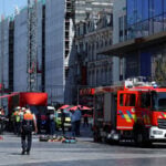 Πυροσβεστικό όχημα στο κτίριο Oxy στις Βρυξέλλες, όπου εκδηλώθηκε πυρκαγιά. REUTERS/Yves Herman