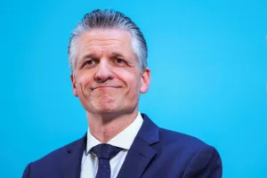 Αλλαγή σκυτάλης στο CDU: Ο Τόρστεν Φράι νέος επικεφαλής με 91,9% των ψήφων