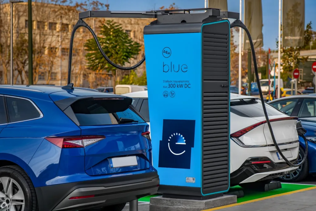 Πέντε χρόνια ΔΕΗ blue: Το μεγαλύτερο δίκτυο δημόσιας φόρτισης στην Ελλάδα που επεκτείνεται δυναμικά 