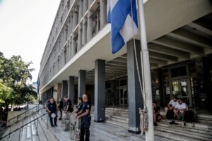 Θεσσαλονίκη: Δύο συλλήψεις για την ένταση στη δίκη για τη δολοφονική επίθεση στην οικία Νέστορα