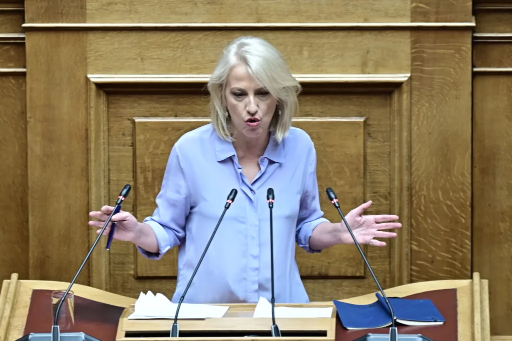 Δούρου: Με τοξικό λόγο η πρώτη της παρουσία ως προέδρου του ΣΥΡΙΖΑ