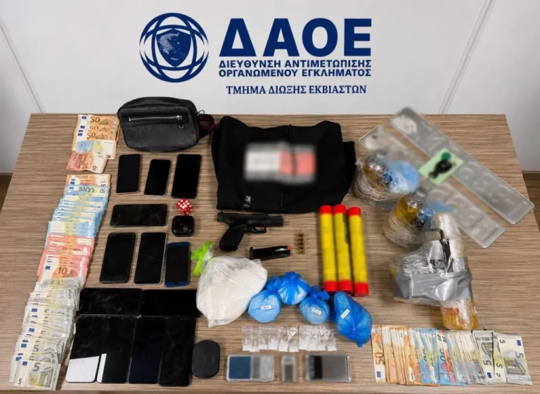 Στα χέρια της ΕΛ.ΑΣ. κύκλωμα πίσω από εμπρησμούς, εκρήξεις και εκβιασμούς – Αρχηγός 49χρονος κρατούμενος