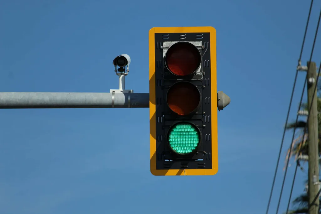 Ενεργοποιούνται σήμερα οι 388 κάμερες για κόκκινο – Αναλυτικά όλα τα σημεία που έχουν μπει