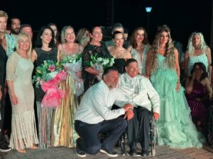 Καρέ καρέ μία ξεχωριστή επίδειξη μόδας ατόμων με αναπηρία [Εικόνες]