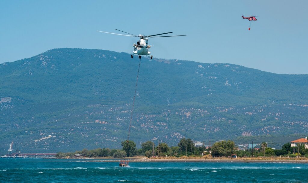 Φωτιά στη Χαλκιδική – Σηκώθηκαν εναέρια μέσα