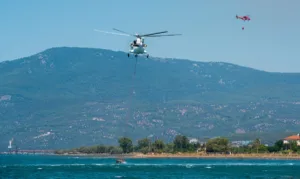 Φωτιά στη Χαλκιδική – Σηκώθηκαν εναέρια μέσα