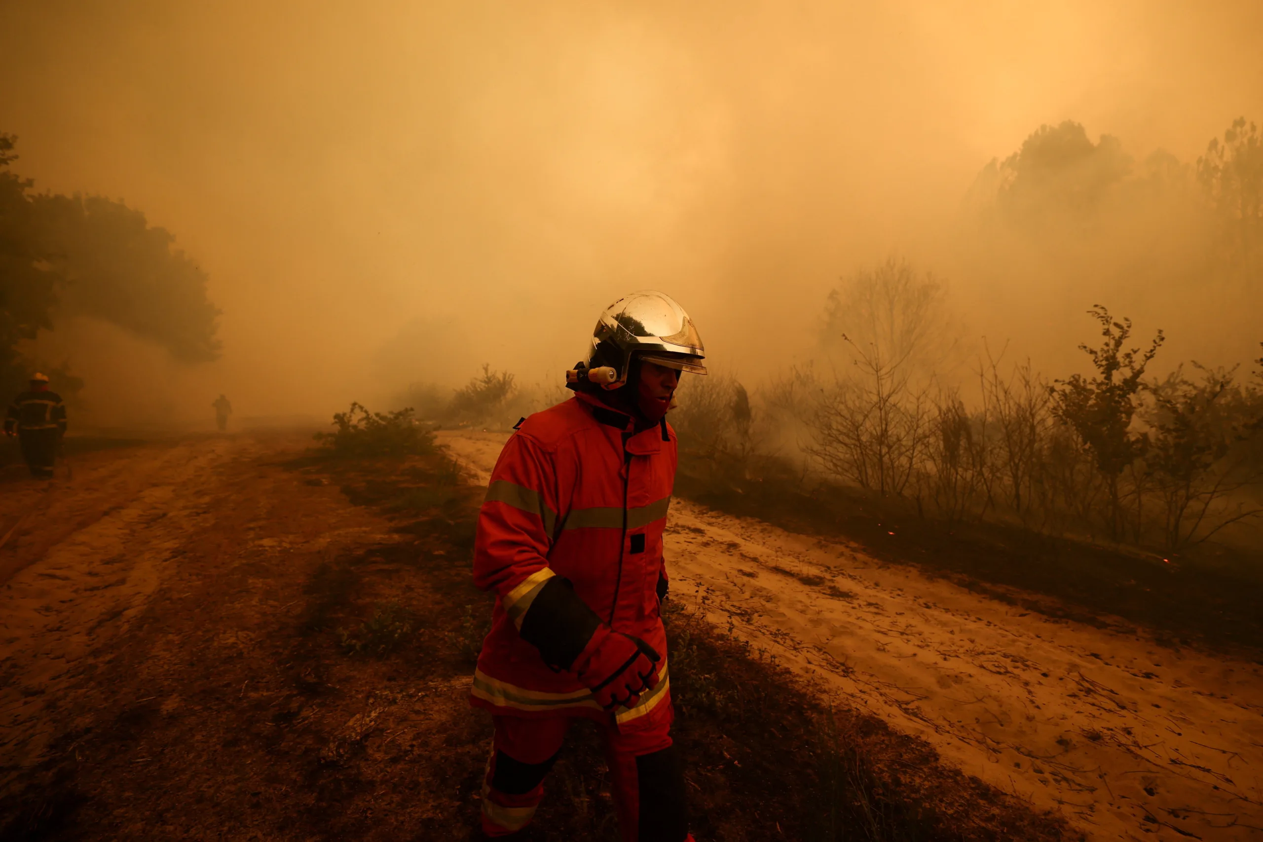 Γαλλία: 44.000 άνθρωποι απομακρύνθηκαν από το Καπ Φερέ και 125.000 στρέμματα έγιναν στάχτη